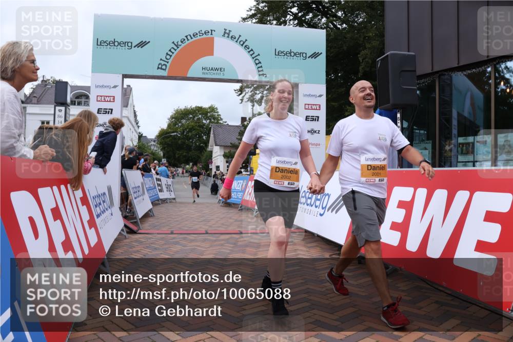 30.08.2026 - Blankeneser Heldenlauf Lena Gebhardt http://msf.ph/oto/10065088 30.08.2026 12:48:50 Ziel 2001, 2002, 2091, 4076 meine-sportfotos.de