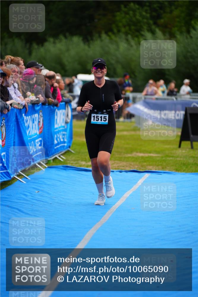30.08.2026 - Elbe Triathlon Hamburg LAZAROV Photography http://msf.ph/oto/10065090 30.08.2026 12:10:07 Ziel 1515 meine-sportfotos.de