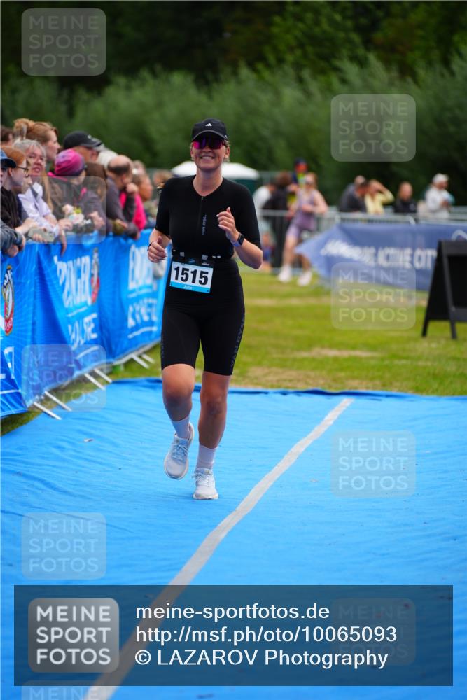 30.08.2026 - Elbe Triathlon Hamburg LAZAROV Photography http://msf.ph/oto/10065093 30.08.2026 12:10:07 Ziel 1515 meine-sportfotos.de