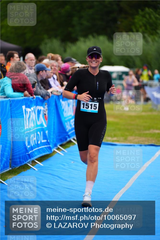 30.08.2026 - Elbe Triathlon Hamburg LAZAROV Photography http://msf.ph/oto/10065097 30.08.2026 12:10:08 Ziel 1515, 1626 meine-sportfotos.de