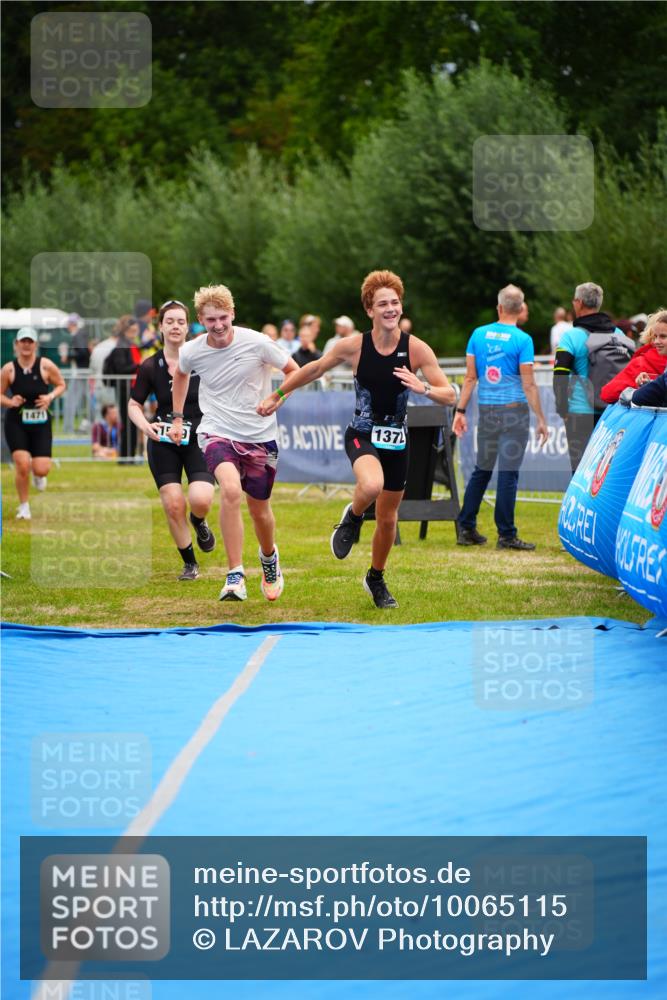 30.08.2026 - Elbe Triathlon Hamburg LAZAROV Photography http://msf.ph/oto/10065115 30.08.2026 12:10:22 Ziel 1372, 1382, 1471, 1539 meine-sportfotos.de