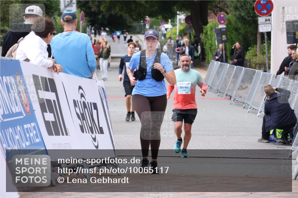 30.08.2026 - Blankeneser Heldenlauf Lena Gebhardt http://msf.ph/oto/10065117 30.08.2026 12:49:35 Ziel  meine-sportfotos.de