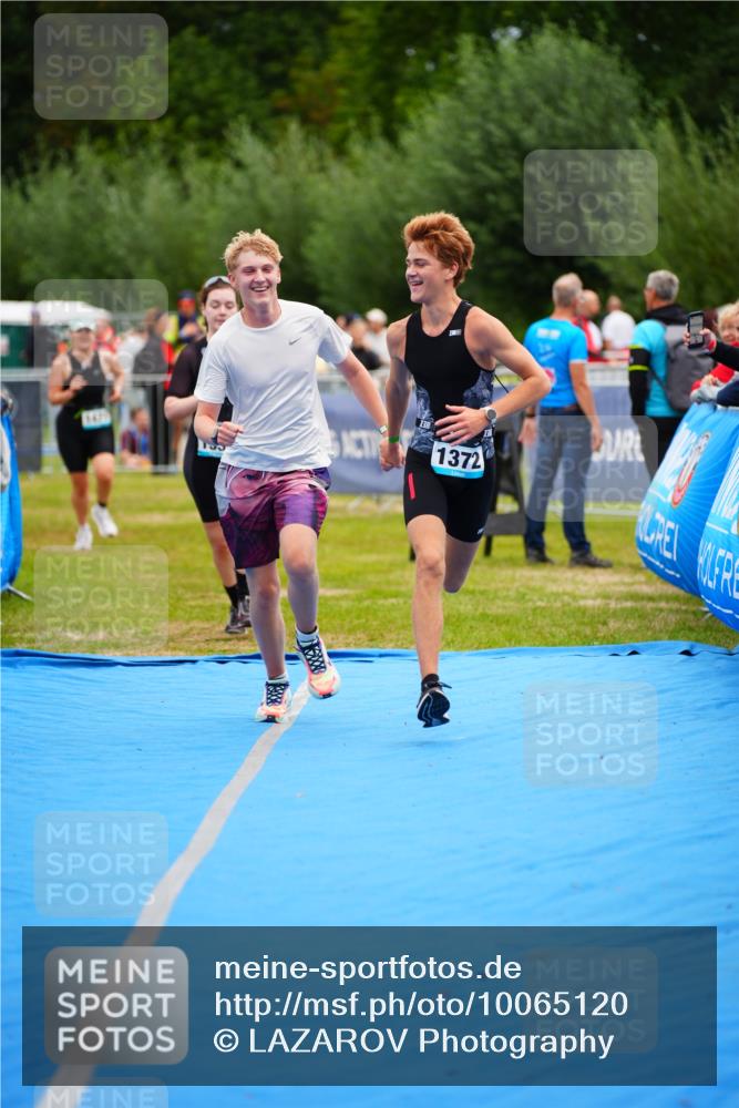30.08.2026 - Elbe Triathlon Hamburg LAZAROV Photography http://msf.ph/oto/10065120 30.08.2026 12:10:22 Ziel 1372, 1382, 1471, 1539 meine-sportfotos.de