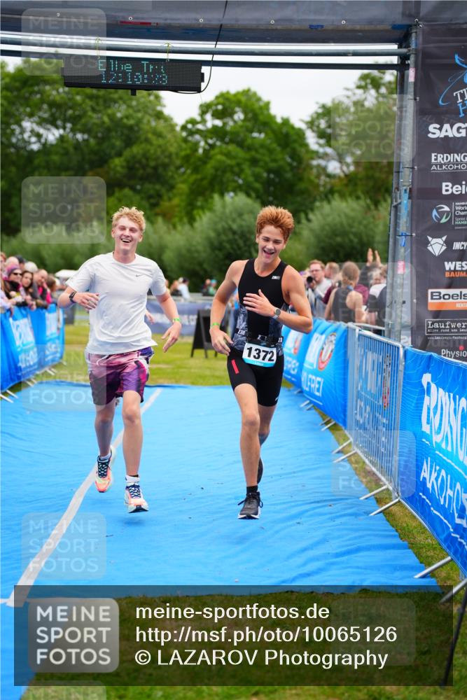 30.08.2026 - Elbe Triathlon Hamburg LAZAROV Photography http://msf.ph/oto/10065126 30.08.2026 12:10:24 Ziel 1372, 1382, 1471, 1539 meine-sportfotos.de