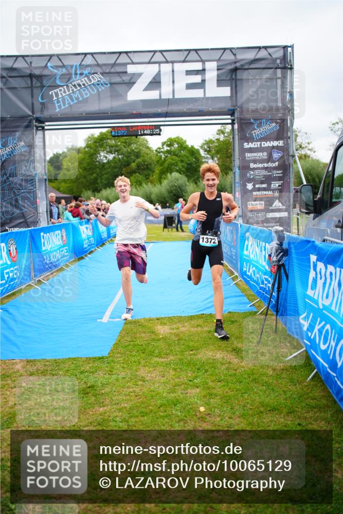 30.08.2026 - Elbe Triathlon Hamburg LAZAROV Photography http://msf.ph/oto/10065129 30.08.2026 12:10:24 Ziel 1372, 1382, 1471, 1539 meine-sportfotos.de