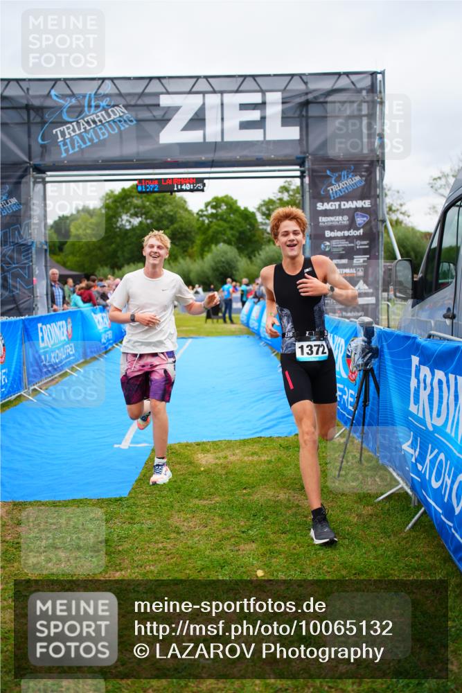 30.08.2026 - Elbe Triathlon Hamburg LAZAROV Photography http://msf.ph/oto/10065132 30.08.2026 12:10:25 Ziel 1372, 1382, 1471, 1539 meine-sportfotos.de
