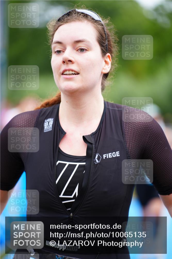 30.08.2026 - Elbe Triathlon Hamburg LAZAROV Photography http://msf.ph/oto/10065135 30.08.2026 12:10:28 Ziel 1427, 1471, 1539 meine-sportfotos.de