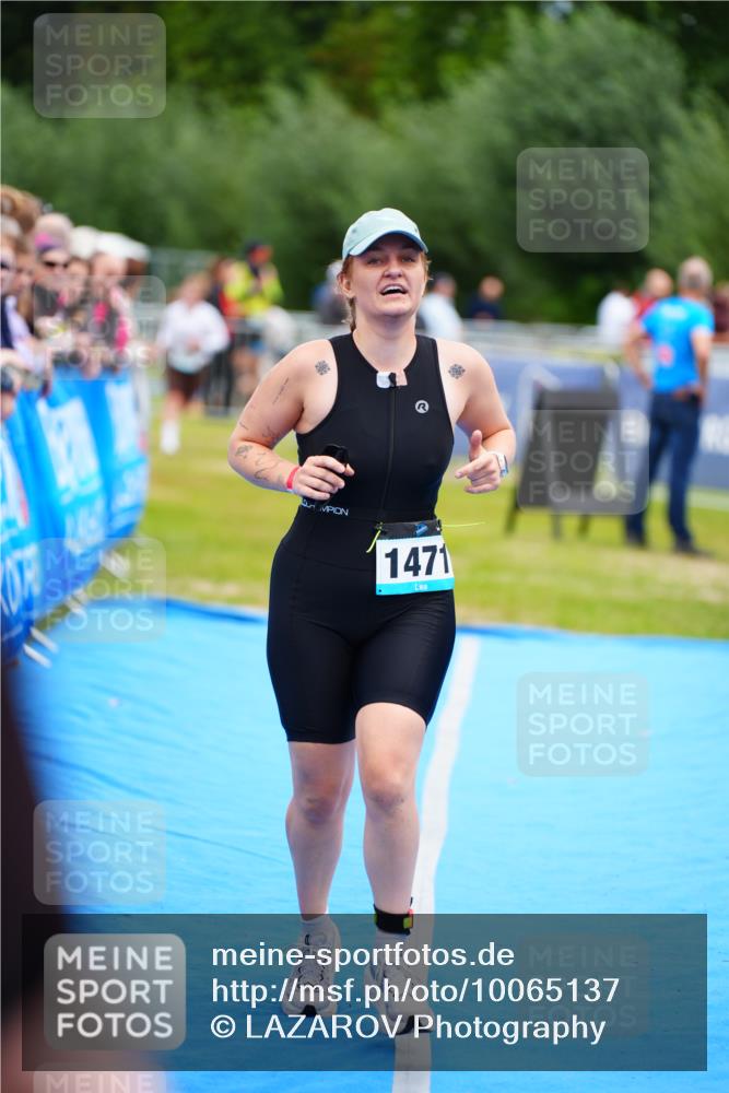 30.08.2026 - Elbe Triathlon Hamburg LAZAROV Photography http://msf.ph/oto/10065137 30.08.2026 12:10:29 Ziel 1427, 1471, 1539 meine-sportfotos.de
