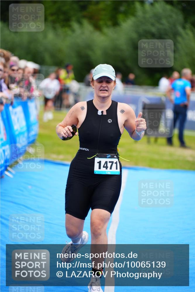 30.08.2026 - Elbe Triathlon Hamburg LAZAROV Photography http://msf.ph/oto/10065139 30.08.2026 12:10:29 Ziel 1427, 1471, 1539 meine-sportfotos.de