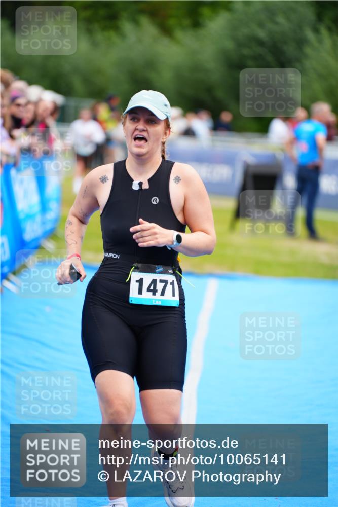 30.08.2026 - Elbe Triathlon Hamburg LAZAROV Photography http://msf.ph/oto/10065141 30.08.2026 12:10:30 Ziel 1427, 1471 meine-sportfotos.de