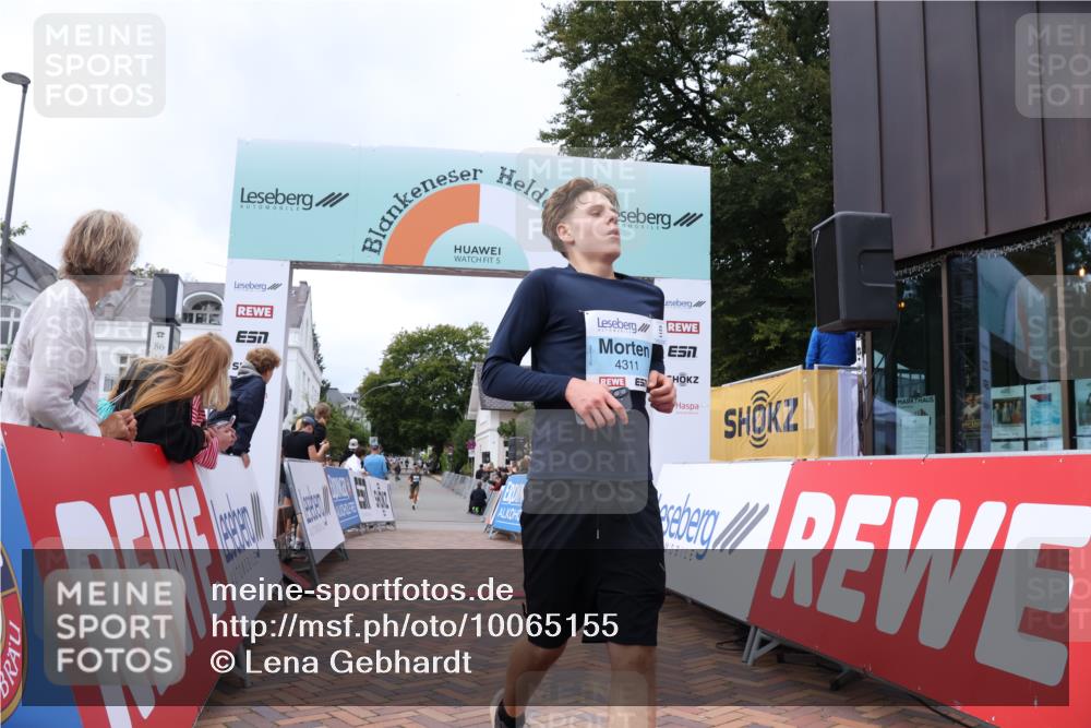 30.08.2026 - Blankeneser Heldenlauf Lena Gebhardt http://msf.ph/oto/10065155 30.08.2026 12:49:46 Ziel 2093, 4245, 4311 meine-sportfotos.de