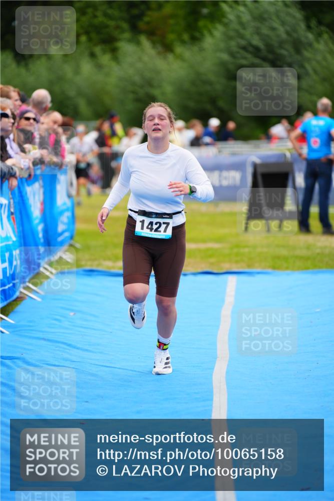 30.08.2026 - Elbe Triathlon Hamburg LAZAROV Photography http://msf.ph/oto/10065158 30.08.2026 12:10:36 Ziel 1427, 1631 meine-sportfotos.de