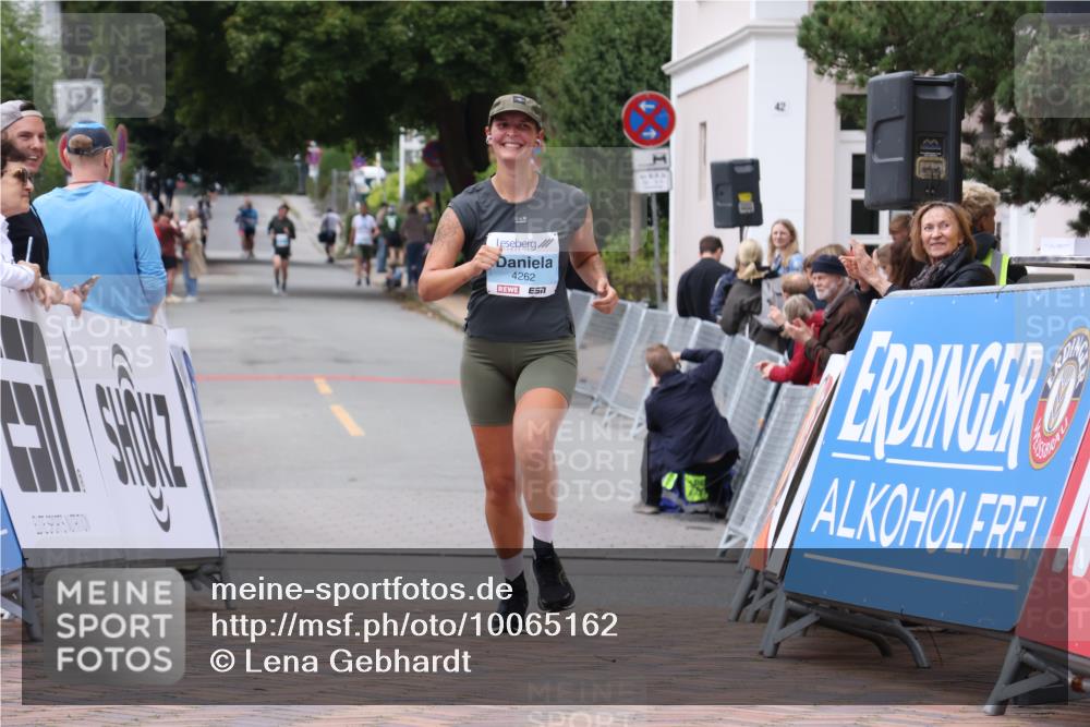 30.08.2026 - Blankeneser Heldenlauf Lena Gebhardt http://msf.ph/oto/10065162 30.08.2026 12:49:51 Ziel 4262, 4311 meine-sportfotos.de