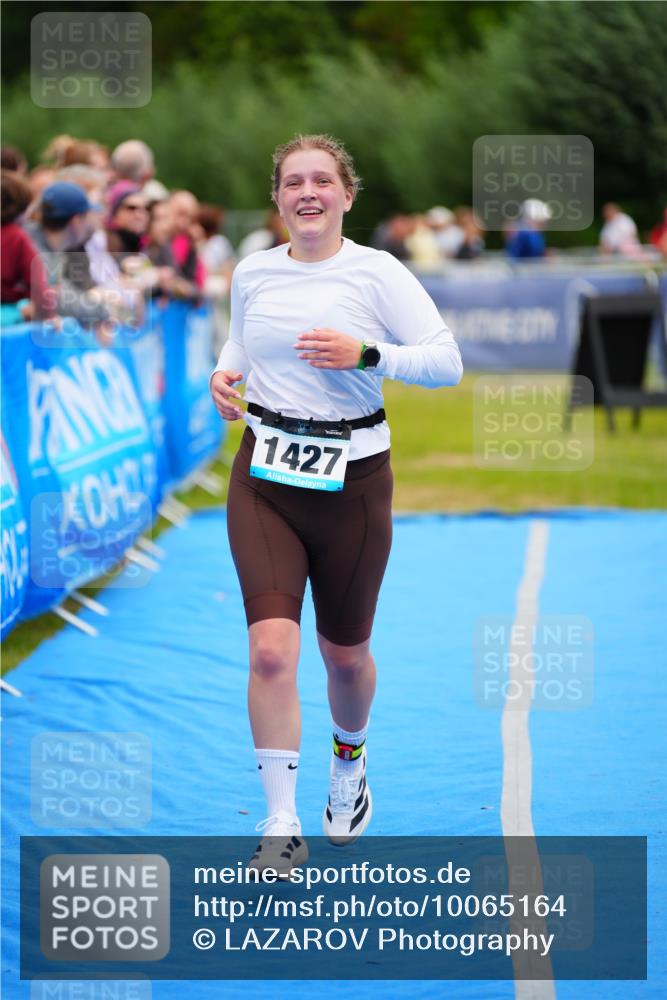30.08.2026 - Elbe Triathlon Hamburg LAZAROV Photography http://msf.ph/oto/10065164 30.08.2026 12:10:36 Ziel 1427, 1631 meine-sportfotos.de