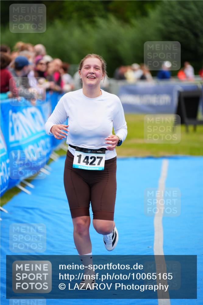 30.08.2026 - Elbe Triathlon Hamburg LAZAROV Photography http://msf.ph/oto/10065165 30.08.2026 12:10:37 Ziel 1427, 1631 meine-sportfotos.de