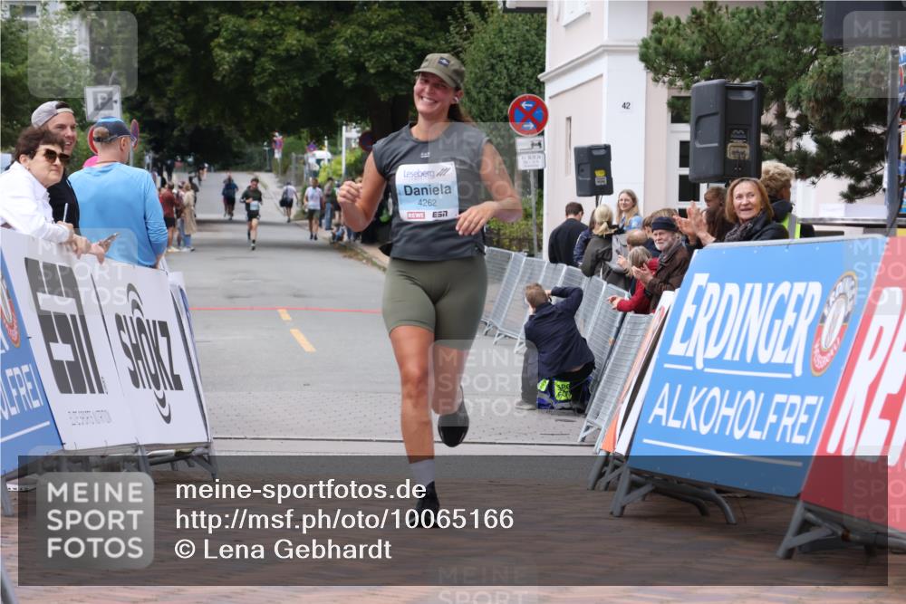30.08.2026 - Blankeneser Heldenlauf Lena Gebhardt http://msf.ph/oto/10065166 30.08.2026 12:49:51 Ziel 4262, 4311 meine-sportfotos.de