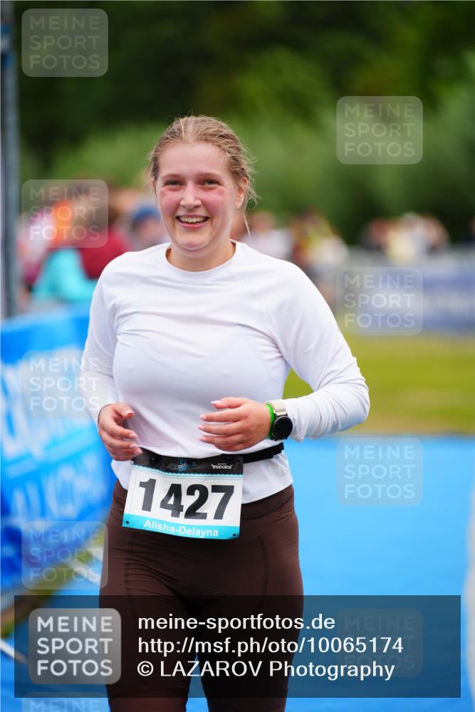 30.08.2026 - Elbe Triathlon Hamburg LAZAROV Photography http://msf.ph/oto/10065174 30.08.2026 12:10:38 Ziel 1427, 1631 meine-sportfotos.de