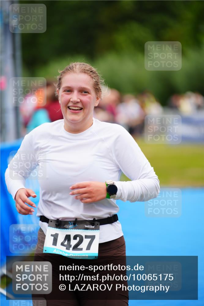 30.08.2026 - Elbe Triathlon Hamburg LAZAROV Photography http://msf.ph/oto/10065175 30.08.2026 12:10:38 Ziel 1427, 1631 meine-sportfotos.de