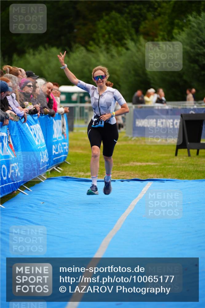 30.08.2026 - Elbe Triathlon Hamburg LAZAROV Photography http://msf.ph/oto/10065177 30.08.2026 12:10:42 Ziel 1631 meine-sportfotos.de