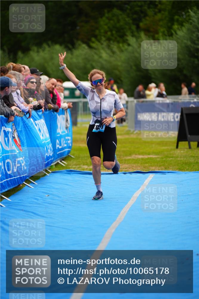 30.08.2026 - Elbe Triathlon Hamburg LAZAROV Photography http://msf.ph/oto/10065178 30.08.2026 12:10:43 Ziel 1631 meine-sportfotos.de