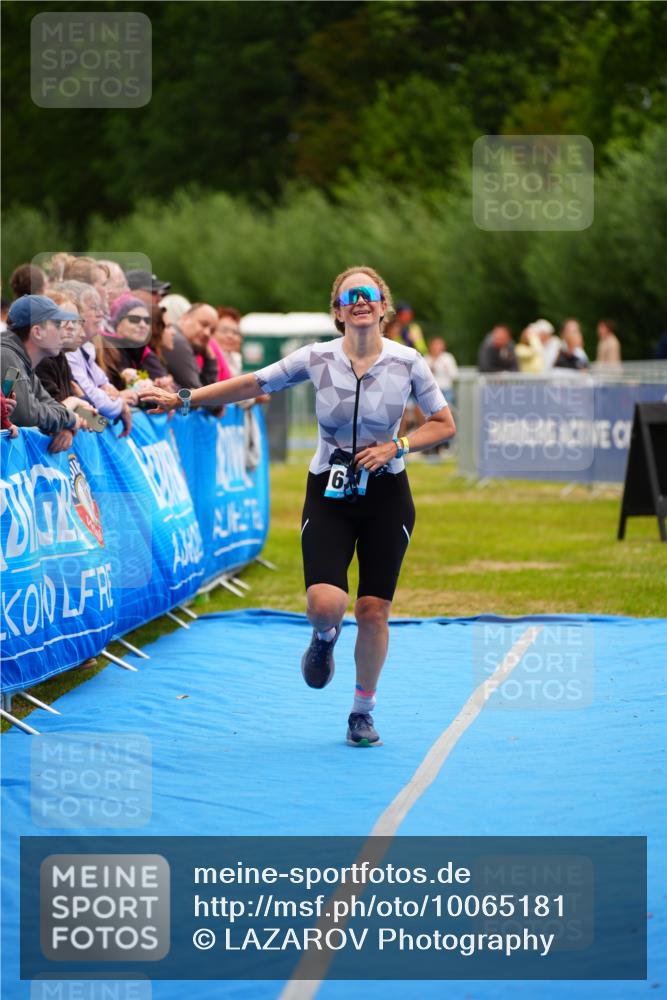 30.08.2026 - Elbe Triathlon Hamburg LAZAROV Photography http://msf.ph/oto/10065181 30.08.2026 12:10:43 Ziel 1631 meine-sportfotos.de