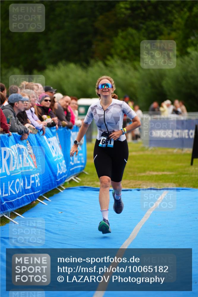 30.08.2026 - Elbe Triathlon Hamburg LAZAROV Photography http://msf.ph/oto/10065182 30.08.2026 12:10:43 Ziel 1631 meine-sportfotos.de