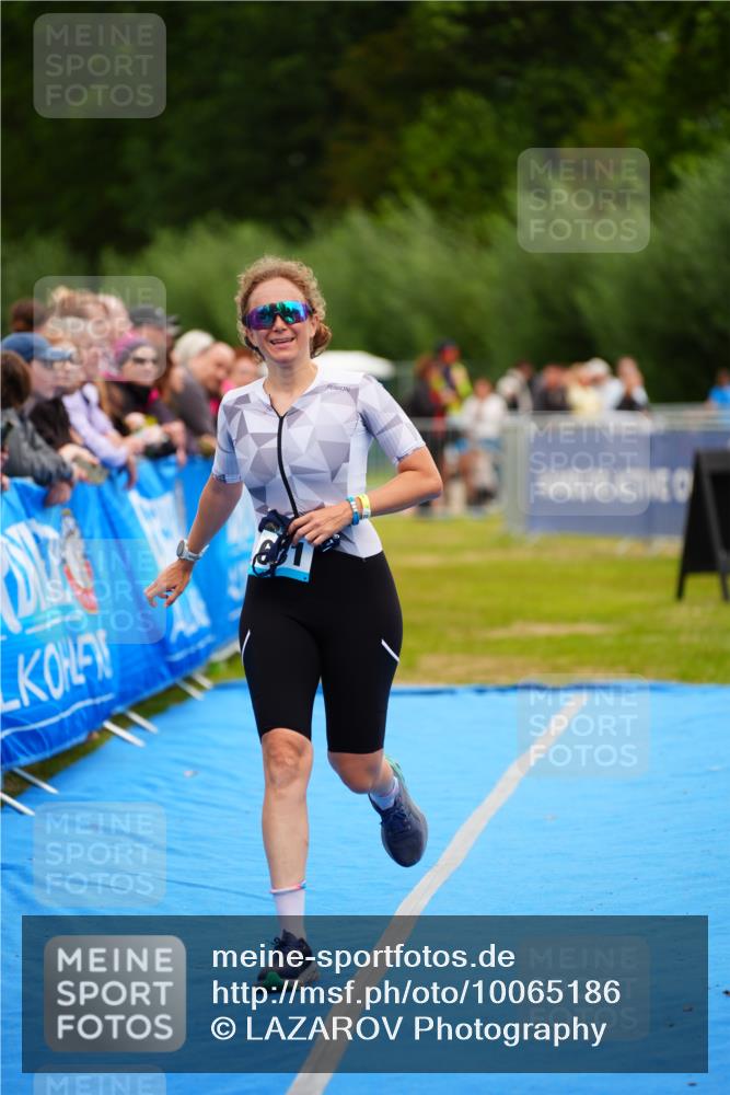 30.08.2026 - Elbe Triathlon Hamburg LAZAROV Photography http://msf.ph/oto/10065186 30.08.2026 12:10:44 Ziel 1631 meine-sportfotos.de