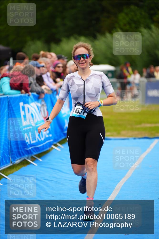 30.08.2026 - Elbe Triathlon Hamburg LAZAROV Photography http://msf.ph/oto/10065189 30.08.2026 12:10:44 Ziel 1631 meine-sportfotos.de