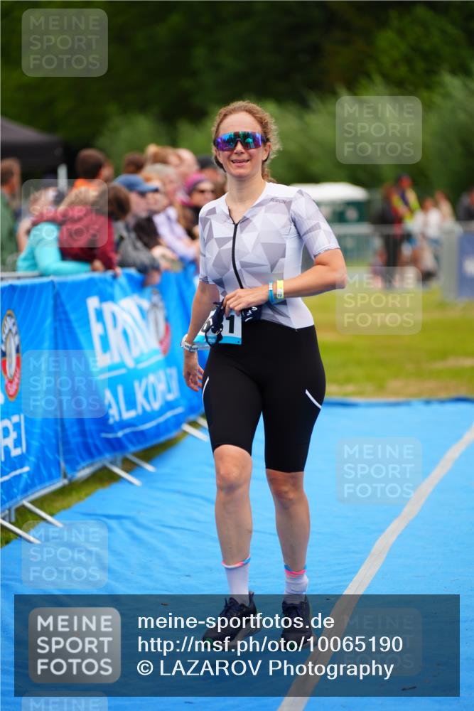 30.08.2026 - Elbe Triathlon Hamburg LAZAROV Photography http://msf.ph/oto/10065190 30.08.2026 12:10:45 Ziel 1631 meine-sportfotos.de