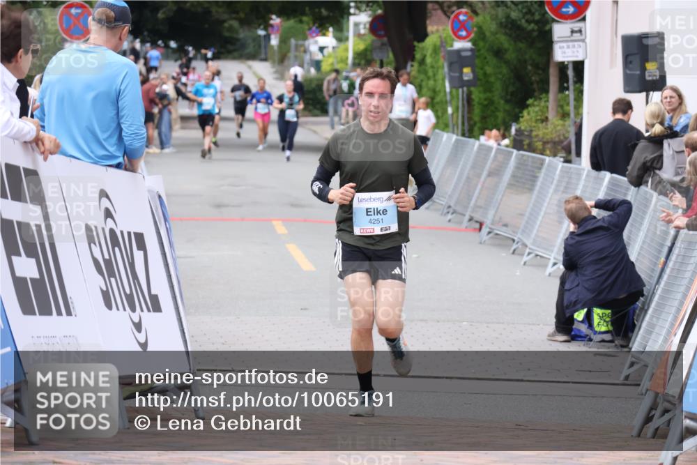 30.08.2026 - Blankeneser Heldenlauf Lena Gebhardt http://msf.ph/oto/10065191 30.08.2026 12:50:11 Ziel  meine-sportfotos.de