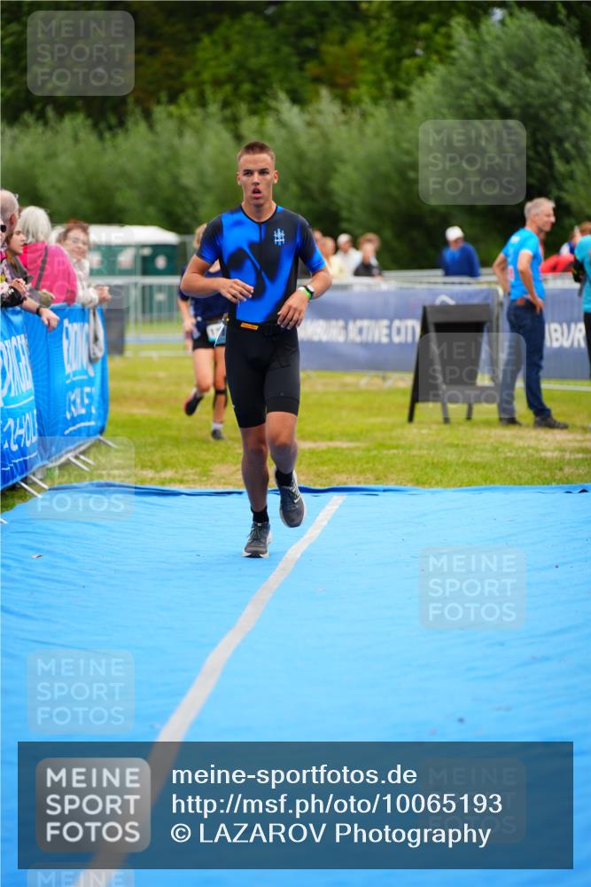 30.08.2026 - Elbe Triathlon Hamburg LAZAROV Photography http://msf.ph/oto/10065193 30.08.2026 12:10:54 Ziel 1377, 1549 meine-sportfotos.de