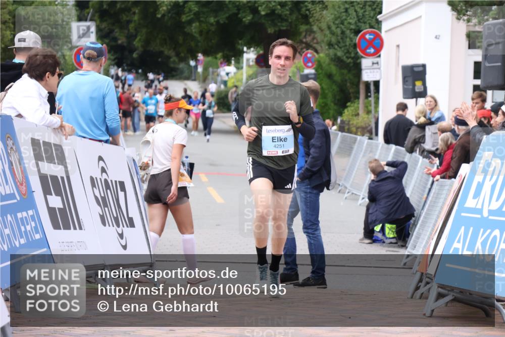 30.08.2026 - Blankeneser Heldenlauf Lena Gebhardt http://msf.ph/oto/10065195 30.08.2026 12:50:13 Ziel 4251 meine-sportfotos.de