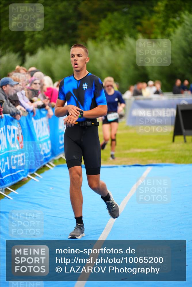 30.08.2026 - Elbe Triathlon Hamburg LAZAROV Photography http://msf.ph/oto/10065200 30.08.2026 12:10:55 Ziel 1377, 1549 meine-sportfotos.de
