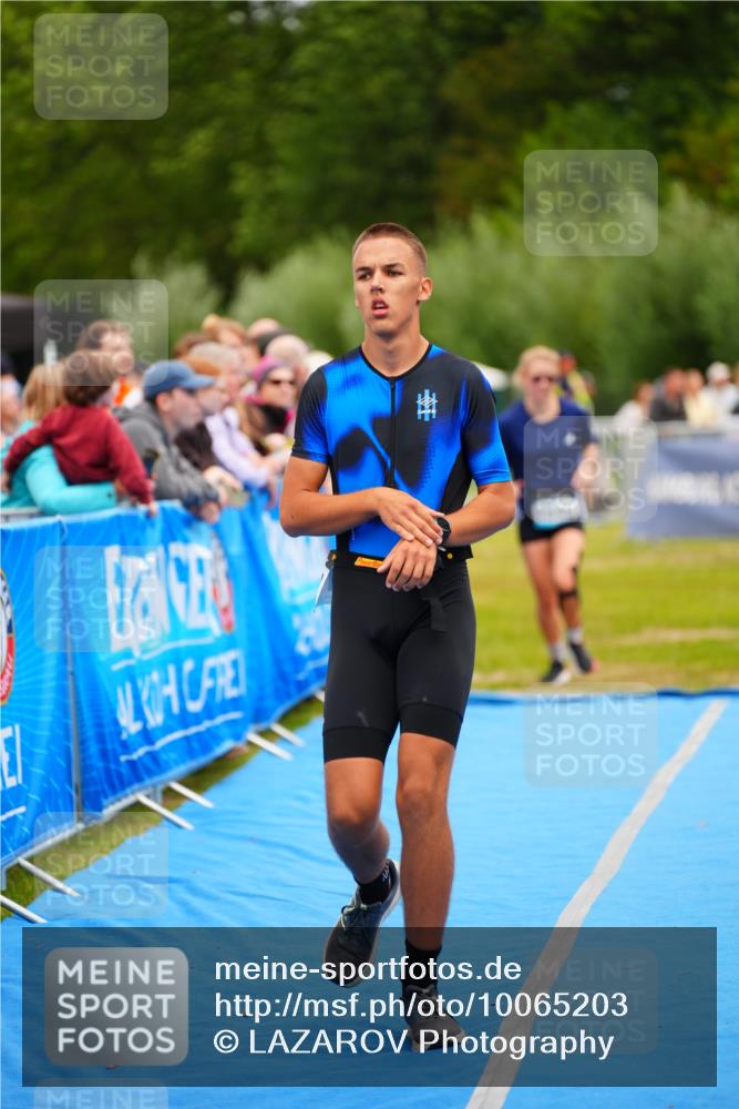 30.08.2026 - Elbe Triathlon Hamburg LAZAROV Photography http://msf.ph/oto/10065203 30.08.2026 12:10:55 Ziel 1377, 1549 meine-sportfotos.de