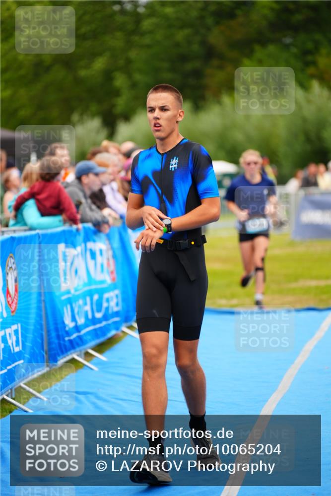 30.08.2026 - Elbe Triathlon Hamburg LAZAROV Photography http://msf.ph/oto/10065204 30.08.2026 12:10:56 Ziel 1377, 1549 meine-sportfotos.de