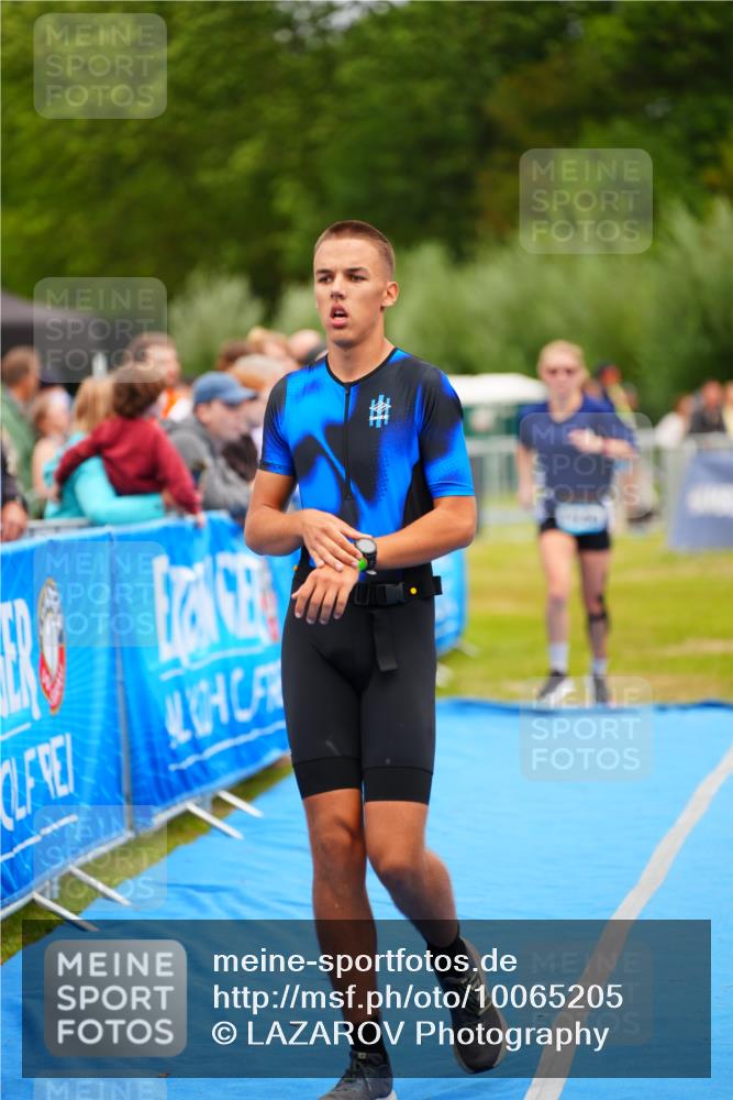 30.08.2026 - Elbe Triathlon Hamburg LAZAROV Photography http://msf.ph/oto/10065205 30.08.2026 12:10:56 Ziel 1377, 1549 meine-sportfotos.de