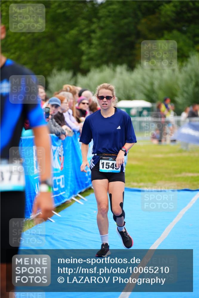 30.08.2026 - Elbe Triathlon Hamburg LAZAROV Photography http://msf.ph/oto/10065210 30.08.2026 12:10:59 Ziel 1377, 1549 meine-sportfotos.de