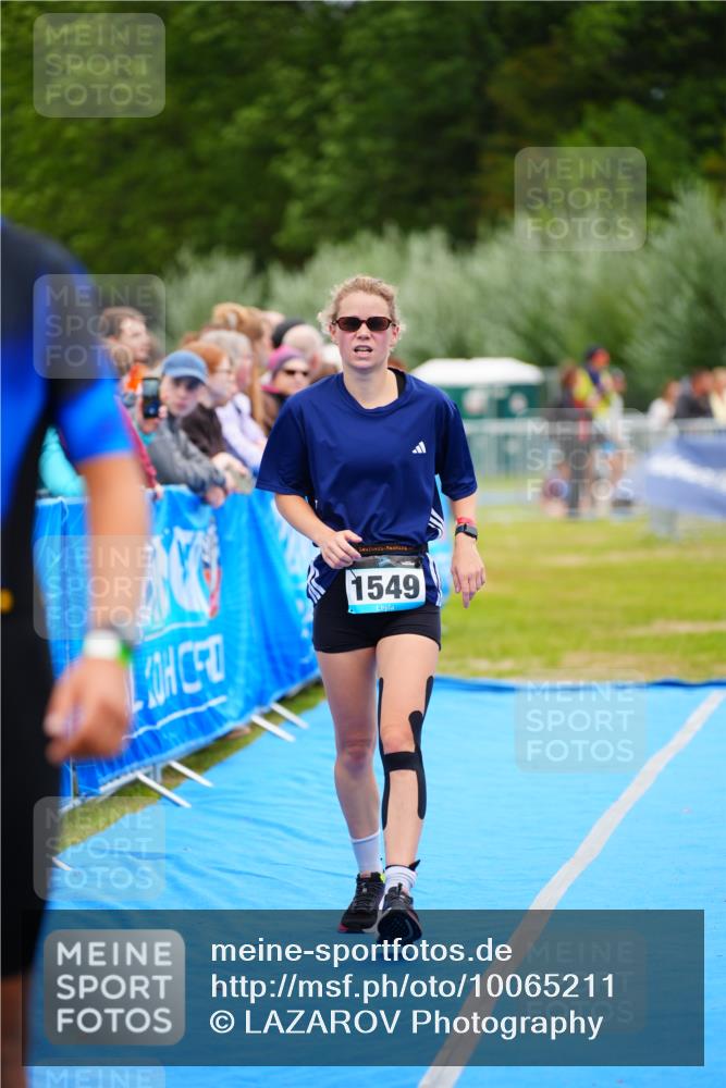 30.08.2026 - Elbe Triathlon Hamburg LAZAROV Photography http://msf.ph/oto/10065211 30.08.2026 12:10:59 Ziel 1377, 1549 meine-sportfotos.de
