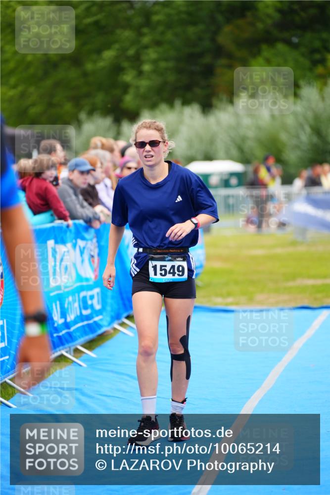 30.08.2026 - Elbe Triathlon Hamburg LAZAROV Photography http://msf.ph/oto/10065214 30.08.2026 12:10:59 Ziel 1377, 1549 meine-sportfotos.de