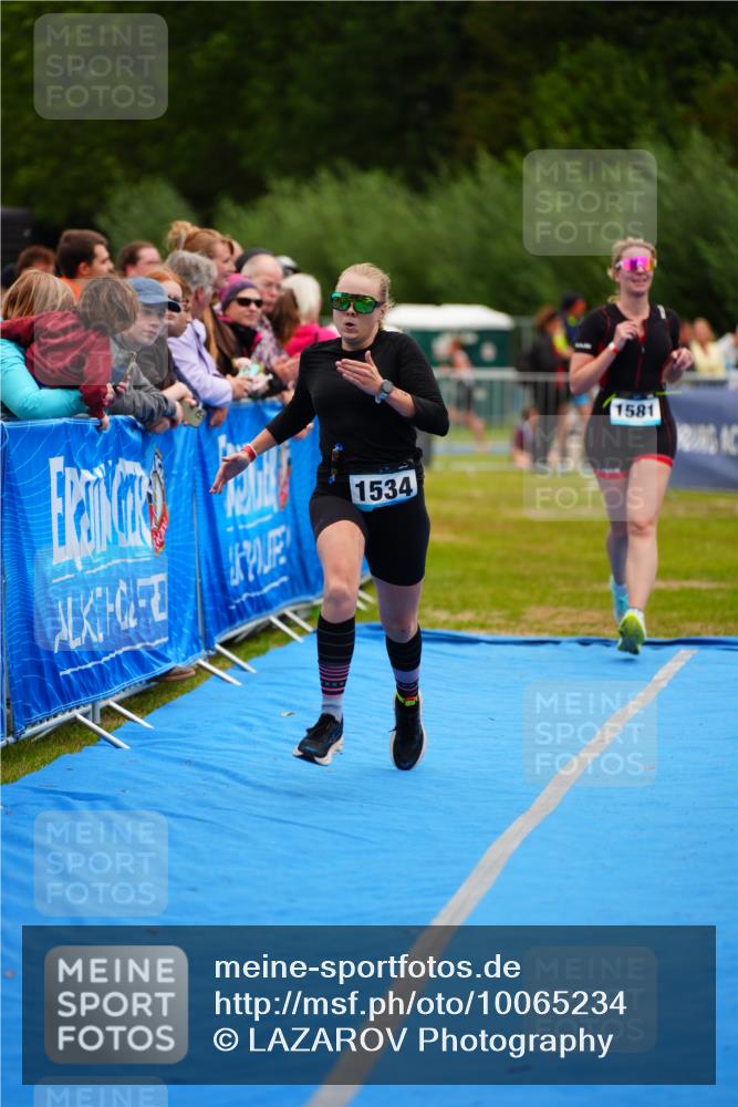 30.08.2026 - Elbe Triathlon Hamburg LAZAROV Photography http://msf.ph/oto/10065234 30.08.2026 12:11:14 Ziel 1534, 1576, 1581, 1615 meine-sportfotos.de