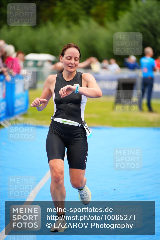 30.08.2026 - Elbe Triathlon Hamburg LAZAROV Photography http://msf.ph/oto/10065271 30.08.2026 12:11:23 Ziel 1547, 1615 meine-sportfotos.de