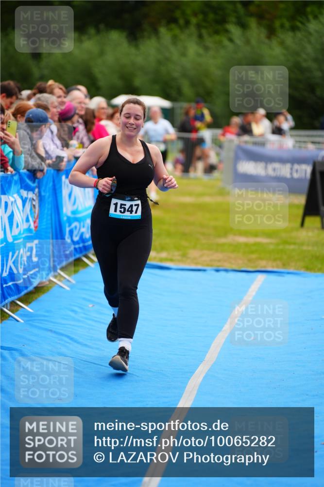 30.08.2026 - Elbe Triathlon Hamburg LAZAROV Photography http://msf.ph/oto/10065282 30.08.2026 12:11:27 Ziel 893, 1547 meine-sportfotos.de