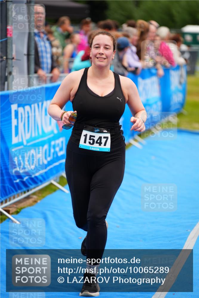 30.08.2026 - Elbe Triathlon Hamburg LAZAROV Photography http://msf.ph/oto/10065289 30.08.2026 12:11:28 Ziel 893, 1547, 1654 meine-sportfotos.de
