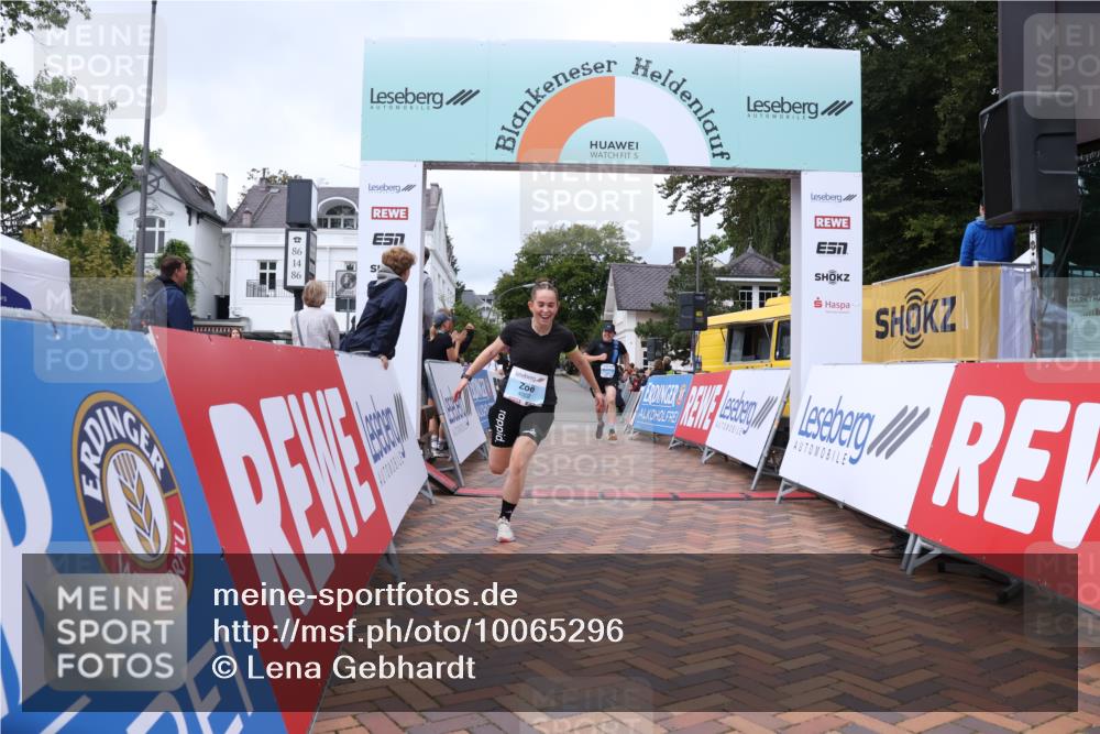 30.08.2026 - Blankeneser Heldenlauf Lena Gebhardt http://msf.ph/oto/10065296 30.08.2026 12:50:59 Ziel 4002, 4417 meine-sportfotos.de