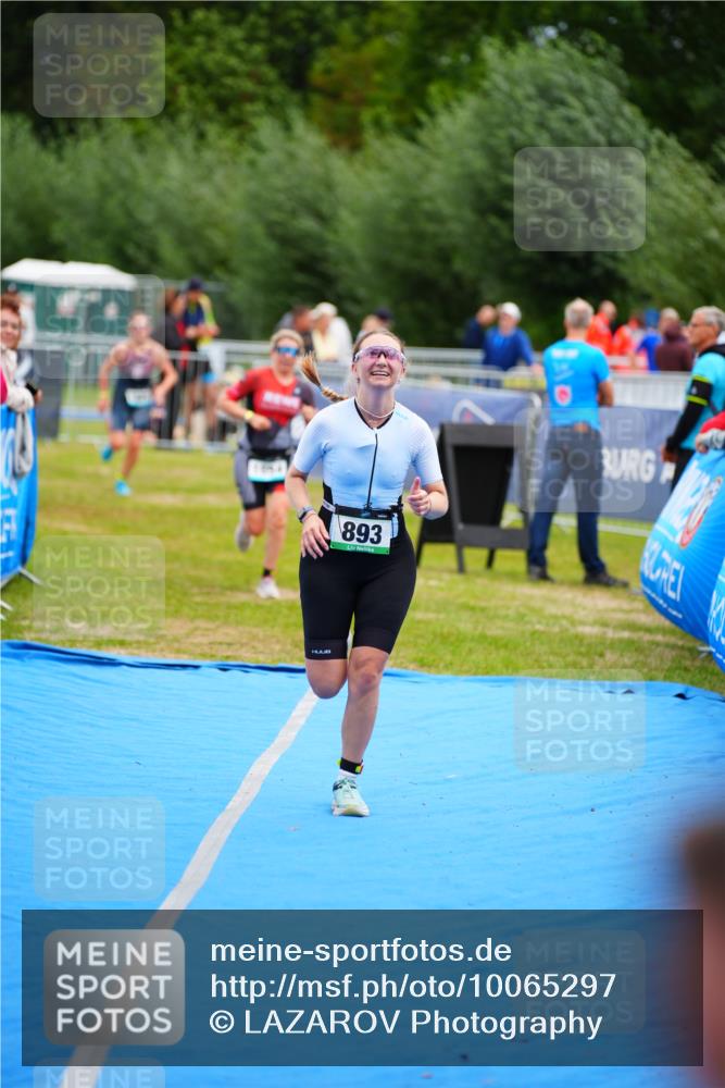 30.08.2026 - Elbe Triathlon Hamburg LAZAROV Photography http://msf.ph/oto/10065297 30.08.2026 12:11:32 Ziel 893, 1654, 1689 meine-sportfotos.de