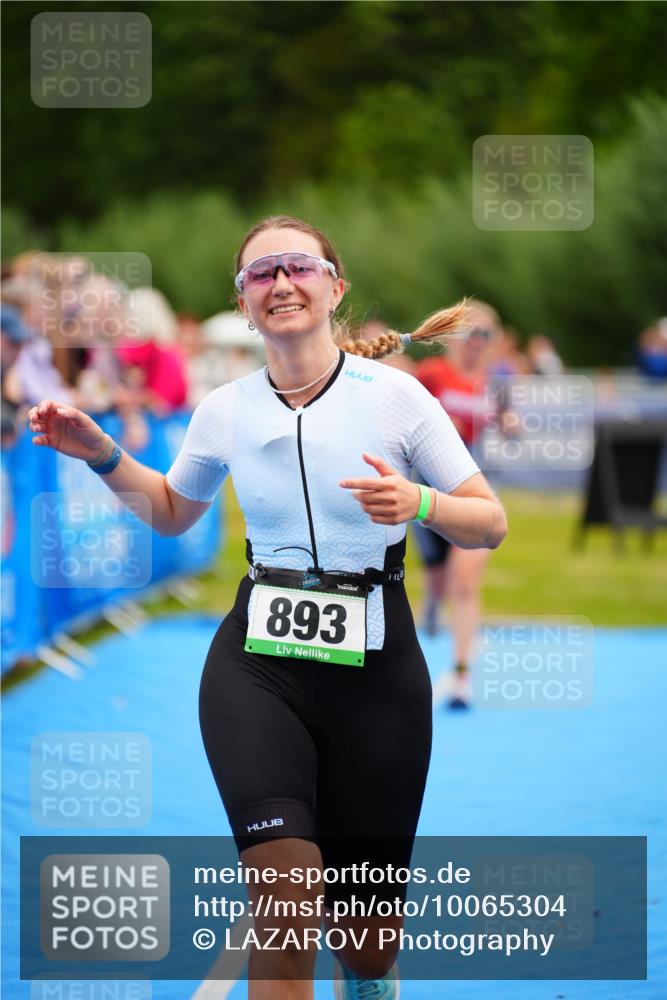 30.08.2026 - Elbe Triathlon Hamburg LAZAROV Photography http://msf.ph/oto/10065304 30.08.2026 12:11:35 Ziel 893, 1654, 1689 meine-sportfotos.de