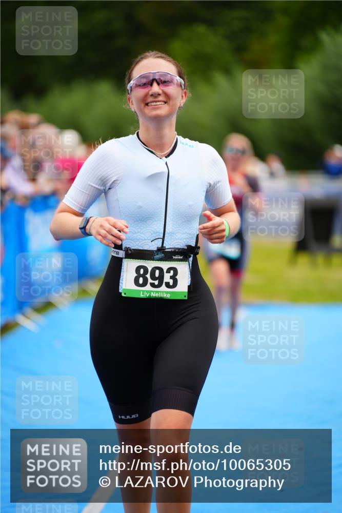 30.08.2026 - Elbe Triathlon Hamburg LAZAROV Photography http://msf.ph/oto/10065305 30.08.2026 12:11:35 Ziel 893, 1654, 1689 meine-sportfotos.de