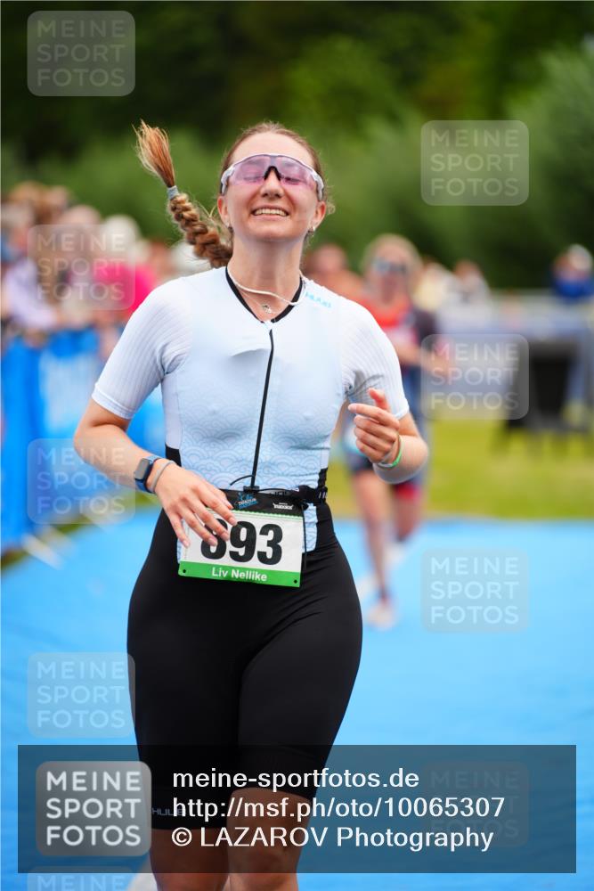 30.08.2026 - Elbe Triathlon Hamburg LAZAROV Photography http://msf.ph/oto/10065307 30.08.2026 12:11:35 Ziel 893, 1654, 1689 meine-sportfotos.de