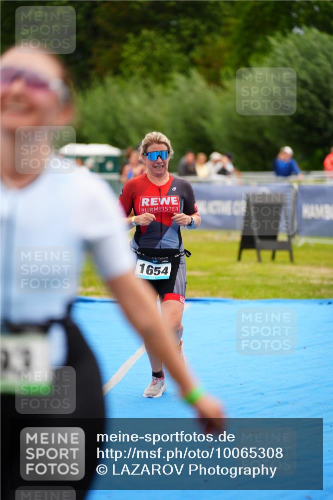 30.08.2026 - Elbe Triathlon Hamburg LAZAROV Photography http://msf.ph/oto/10065308 30.08.2026 12:11:36 Ziel 893, 1654, 1689 meine-sportfotos.de