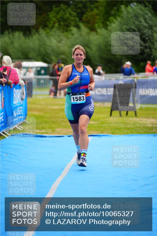 30.08.2026 - Elbe Triathlon Hamburg LAZAROV Photography http://msf.ph/oto/10065327 30.08.2026 12:11:45 Ziel 1583 meine-sportfotos.de